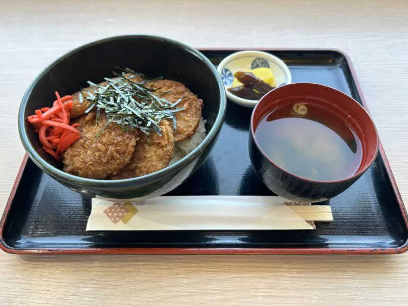 たれかつ丼